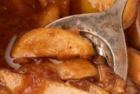 Crockpot Fried Apples with Cinnamon and Brown Sugar