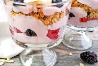 Creamy Berry Trifle with Yogurt and Banana Recipe