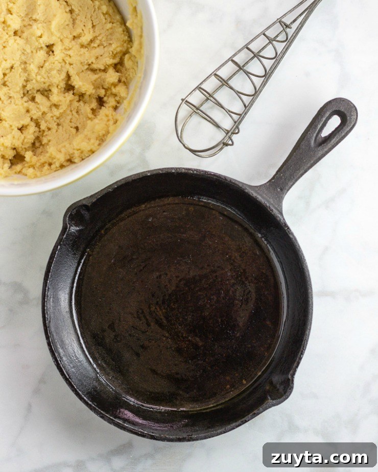 Keto Lemon Skillet Cake Recipe with Zesty Glaze 3 Keto Lemon Skillet Cake