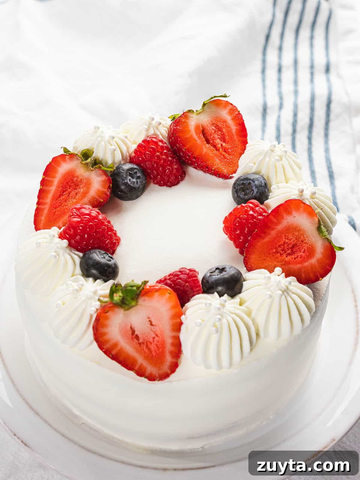 Fluffy Chantilly Cake with Fresh Berries Recipe 3 Chantilly cake with fresh berries and mascarpone Chantilly cream.