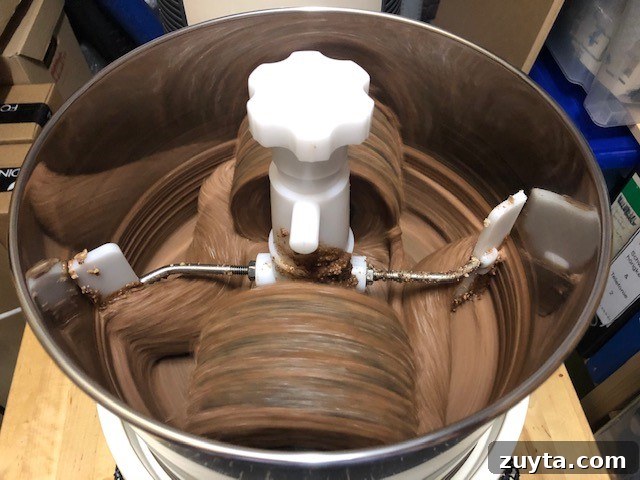 Nut and Chocolate Spread in Melanger