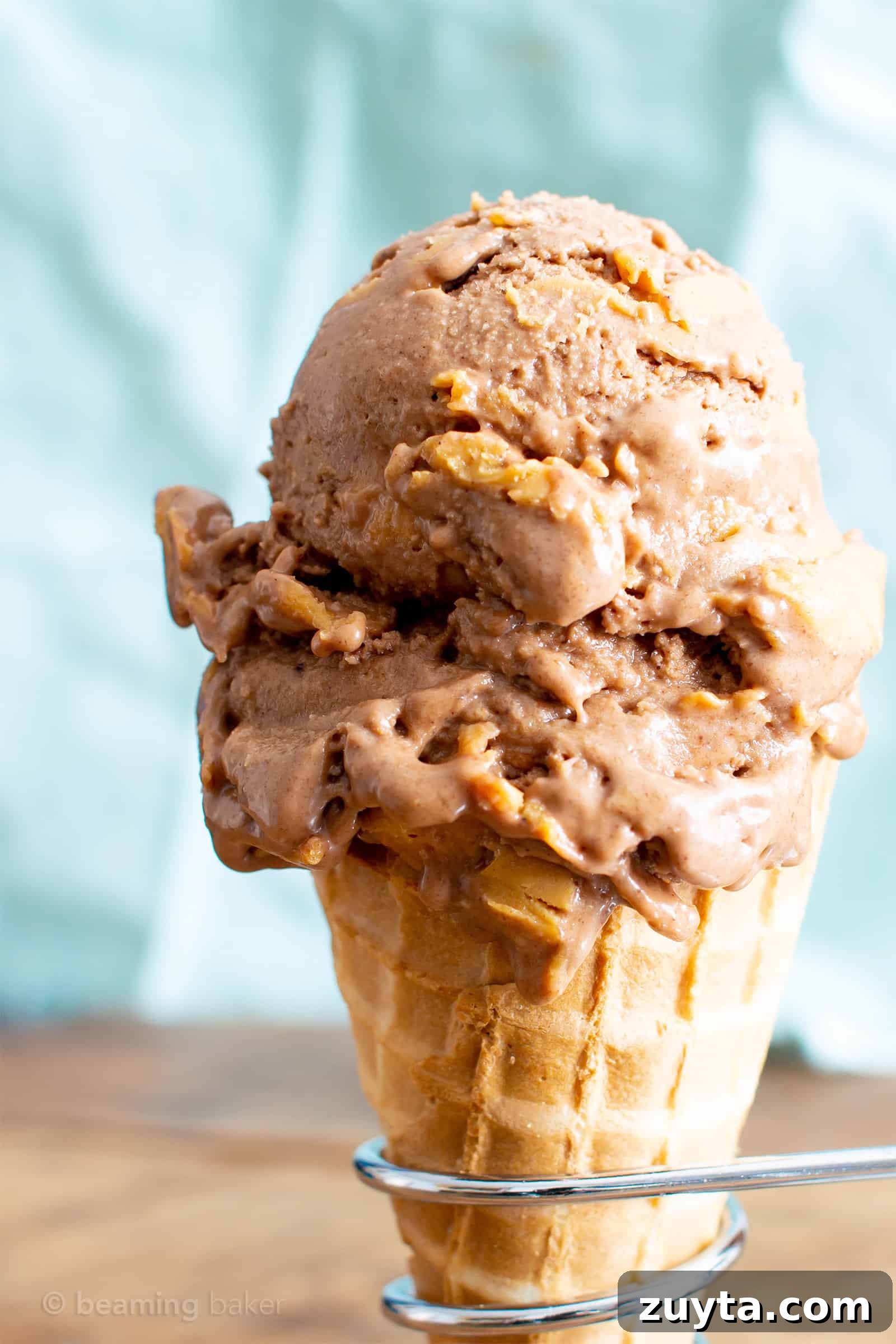 Healthy No Sugar Added Chocolate Peanut Butter Ice Cream (V, DF): a super easy, 5-ingredient recipe for the BEST deliciously creamy and chocolatey no churn peanut butter ice cream. #Vegan #DairyFree #IceCream #Paleo option #HealthyDesserts #PeanutButter #NoSugarAdded #Bananas | Recipe at BeamingBaker.com