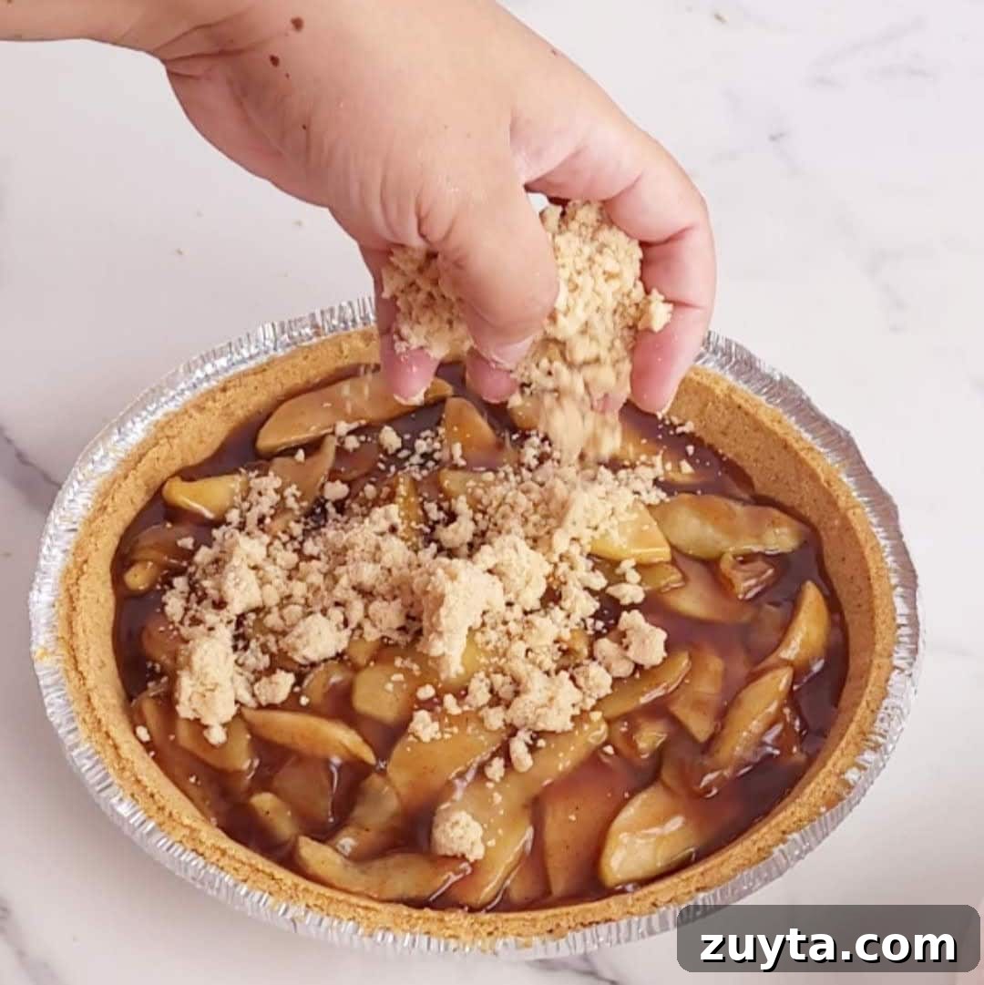 apple pie with graham cracker crust - step 4