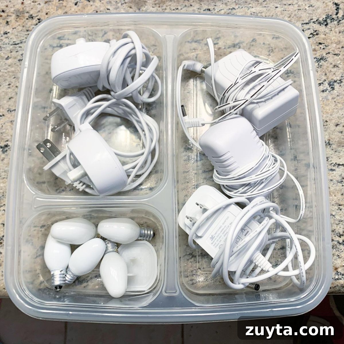14. Charger Tupperware