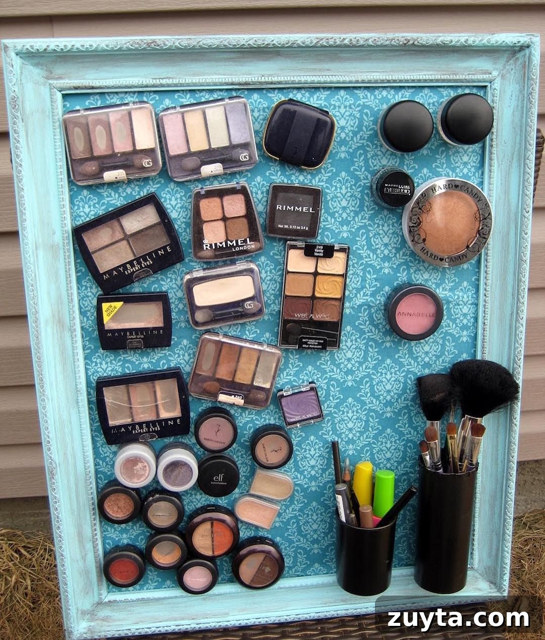 23. Magnetic Picture Frame Makeup Organizer