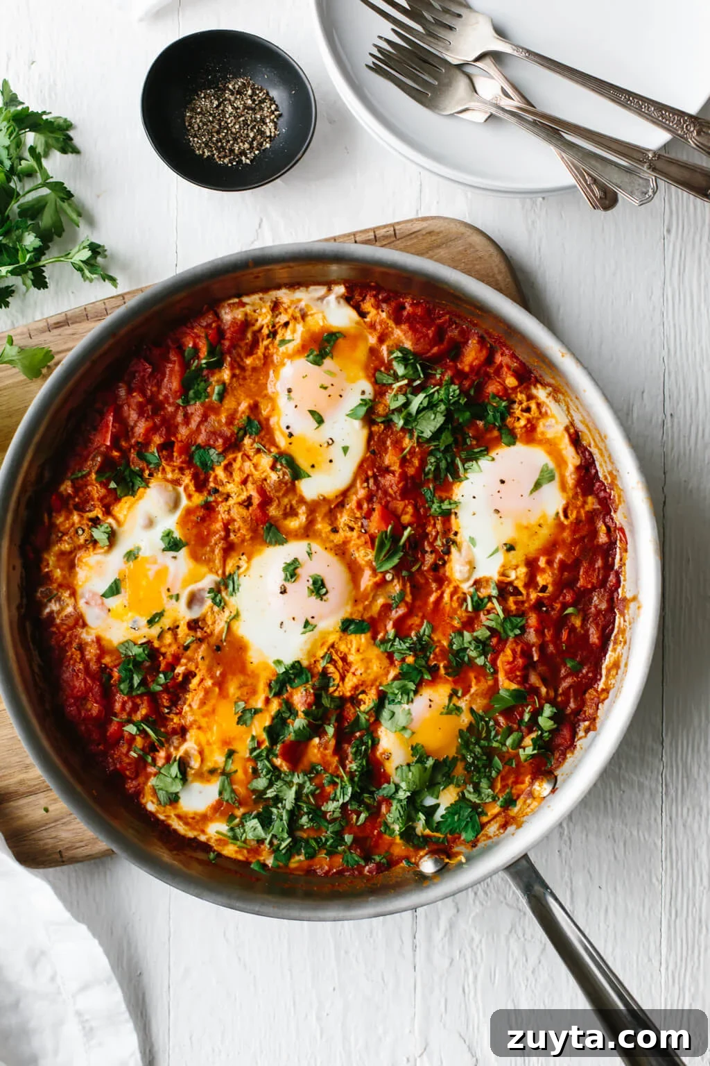 Over 60 Mediterranean Diet Recipes for Every Meal 5 Shakshuka is an easy, healthy breakfast recipe in Israel and other parts of the Middle East and North Africa. It's a simple combination of simmering tomatoes, onions, garlic, spices and gently poached eggs.